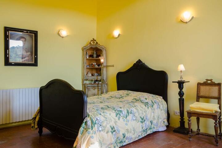 82 - La Maison de Grambois: Villa: Bedroom