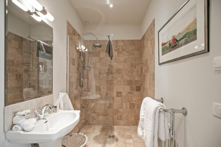 53 - Chez Émile: Villa: Bathroom