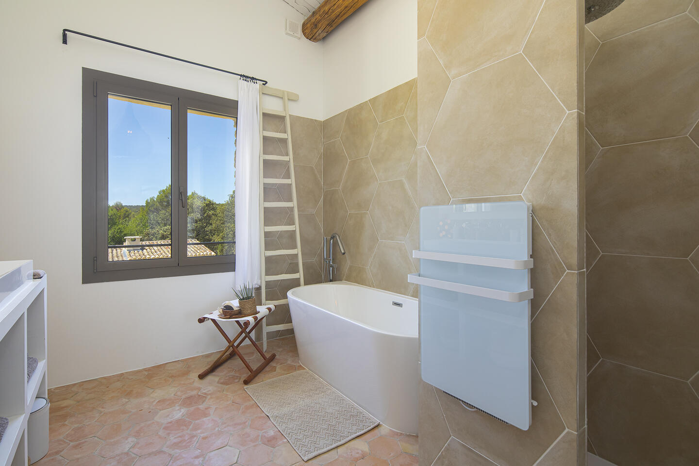 36 - Escapade en Luberon: Villa: Bathroom