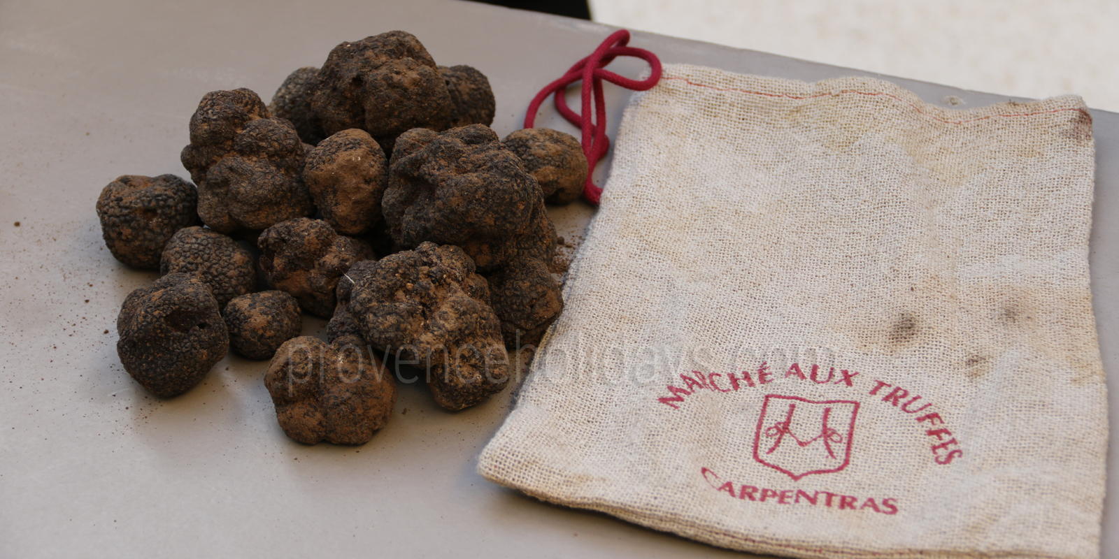 Carpentras truffle market - 0