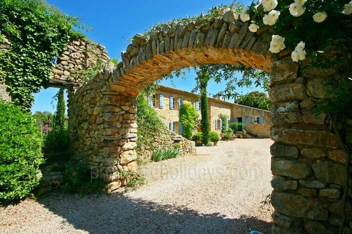 Schöne große Bastide aus Stein mit beheiztem Pool 3 - Mas Lorgues: Villa: Exterior