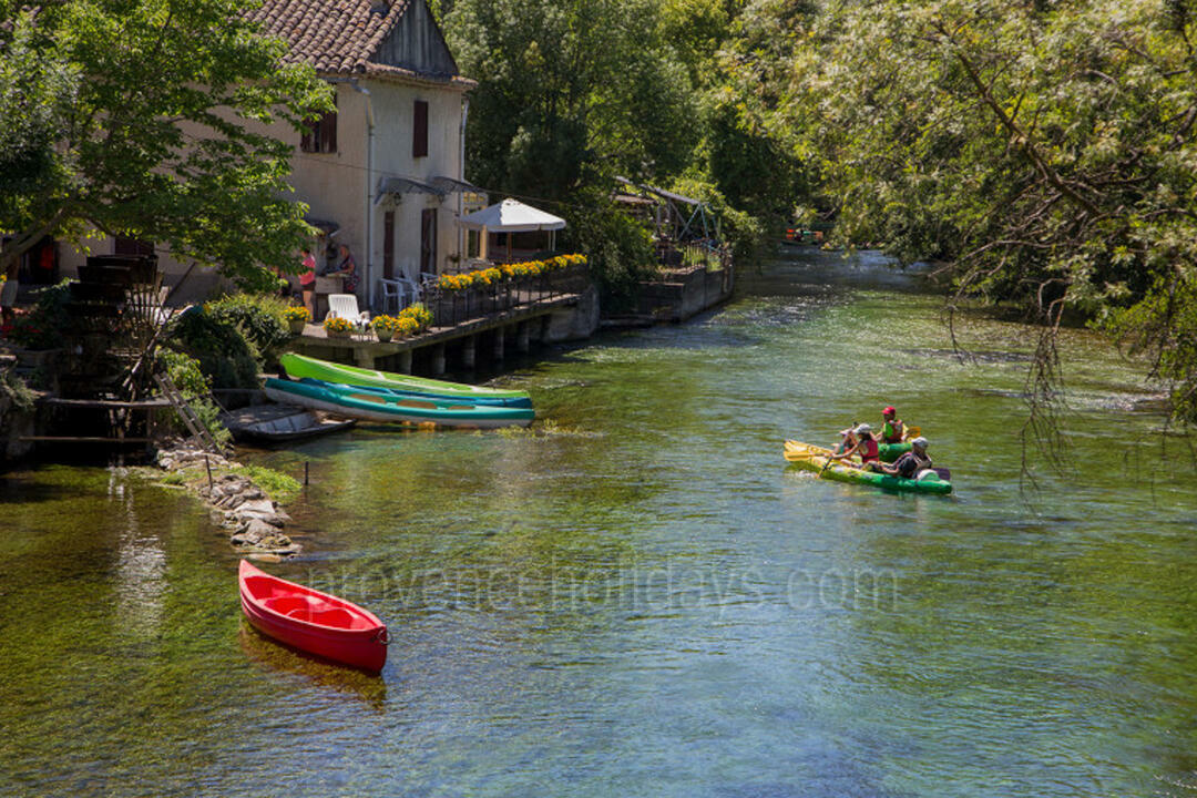 Canoeing / Kayaking in L'Isle-sur-la-Sorgue