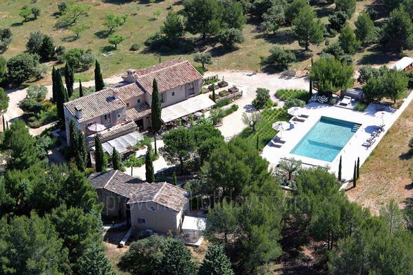 Magnificent House with Air Conditioning in Eygalières