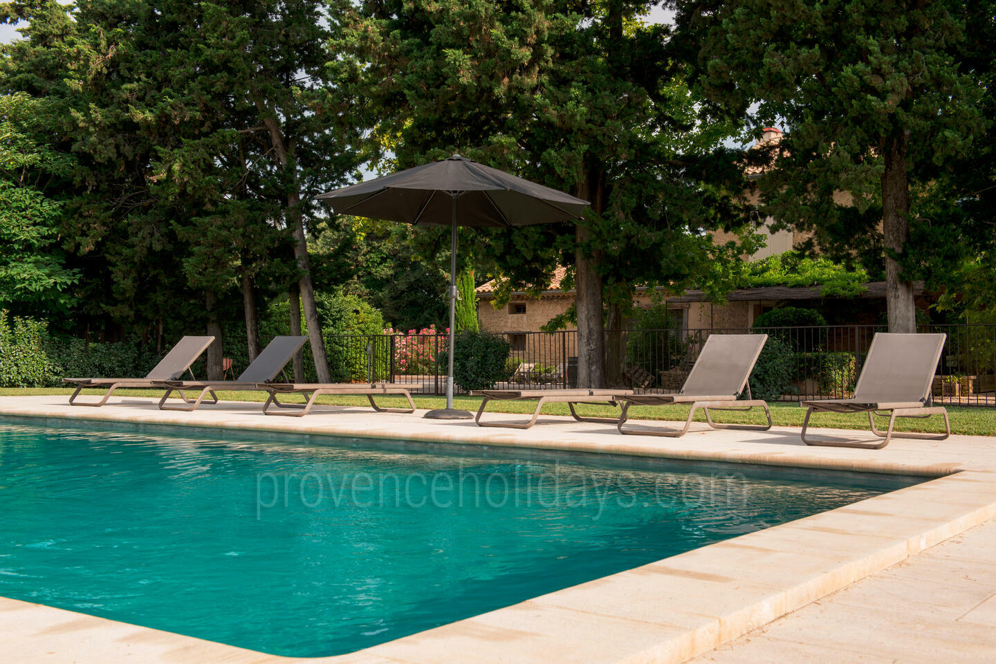 Location de vacances de charme avec climatisation à Avignon 1 - Chez Audrey: Villa: Pool