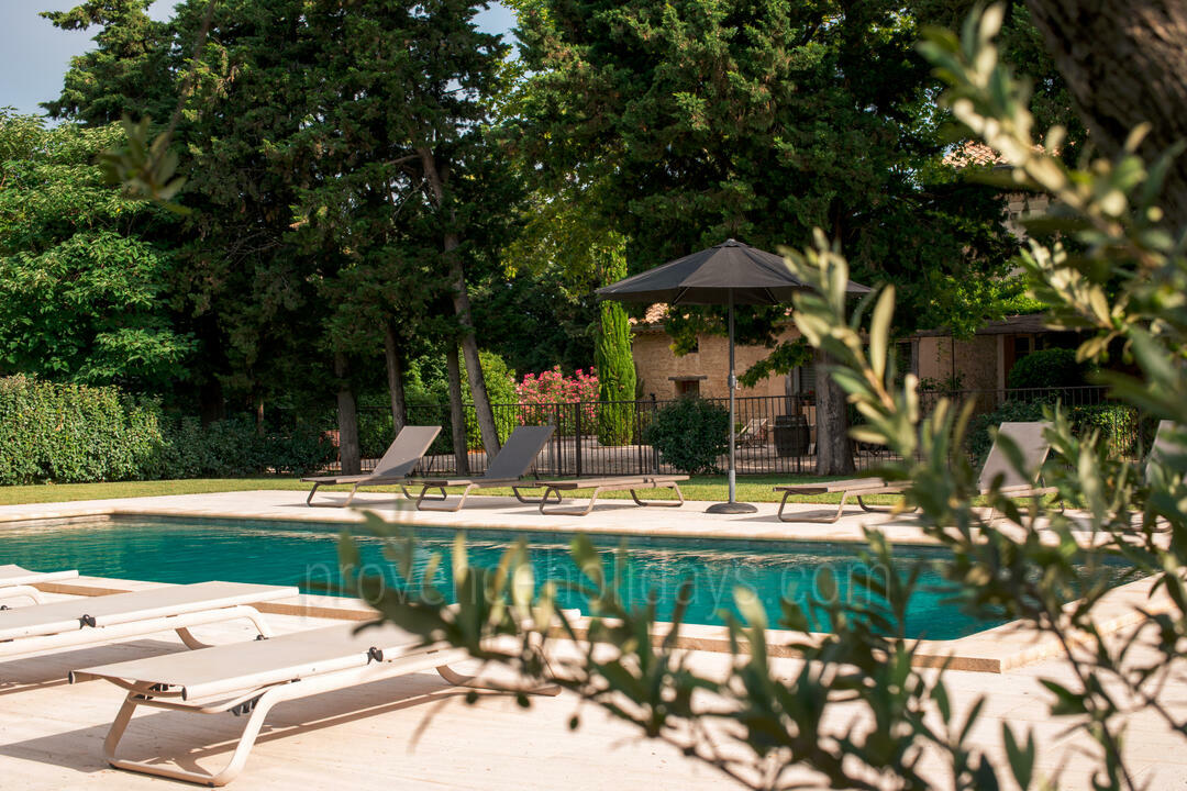 Location de vacances de charme avec climatisation à Avignon 6 - Chez Audrey: Villa: Pool