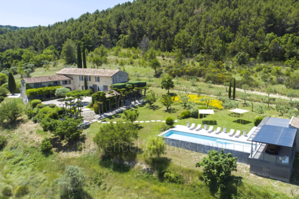Location de vacances de luxe avec piscine chauffée près du Mont Ventoux