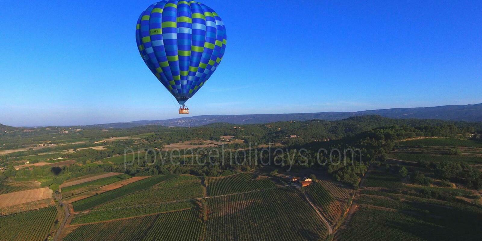 Flying over the Luberon in a hot-air balloon - 2