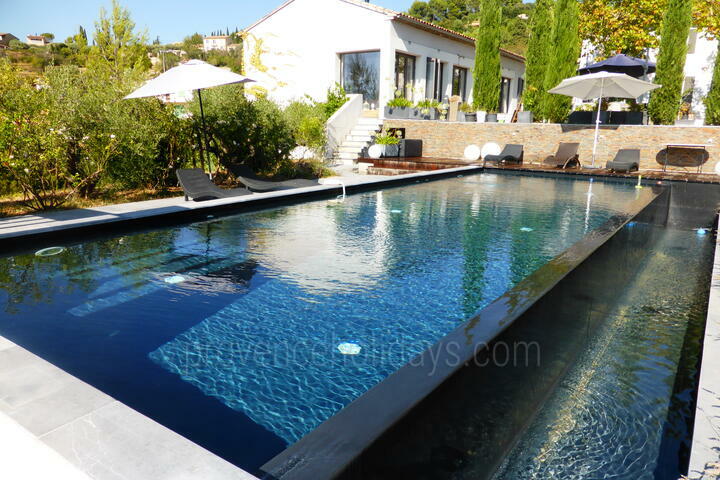 Atemberaubende Ferienwohnung mit Infinity-Pool in Apt 3 - Maison d’Apt: Villa: Pool