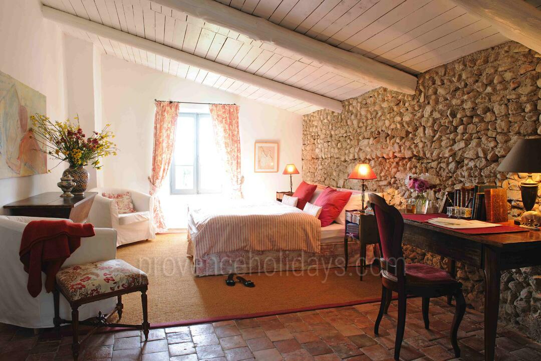 Maison de vacances traditionnelle à louer en Provence 4 - Chez Martine: Villa: Bedroom