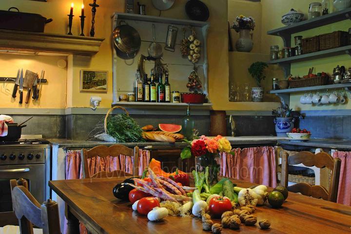 Maison de vacances traditionnelle à louer en Provence 2 - Chez Martine: Villa: Interior