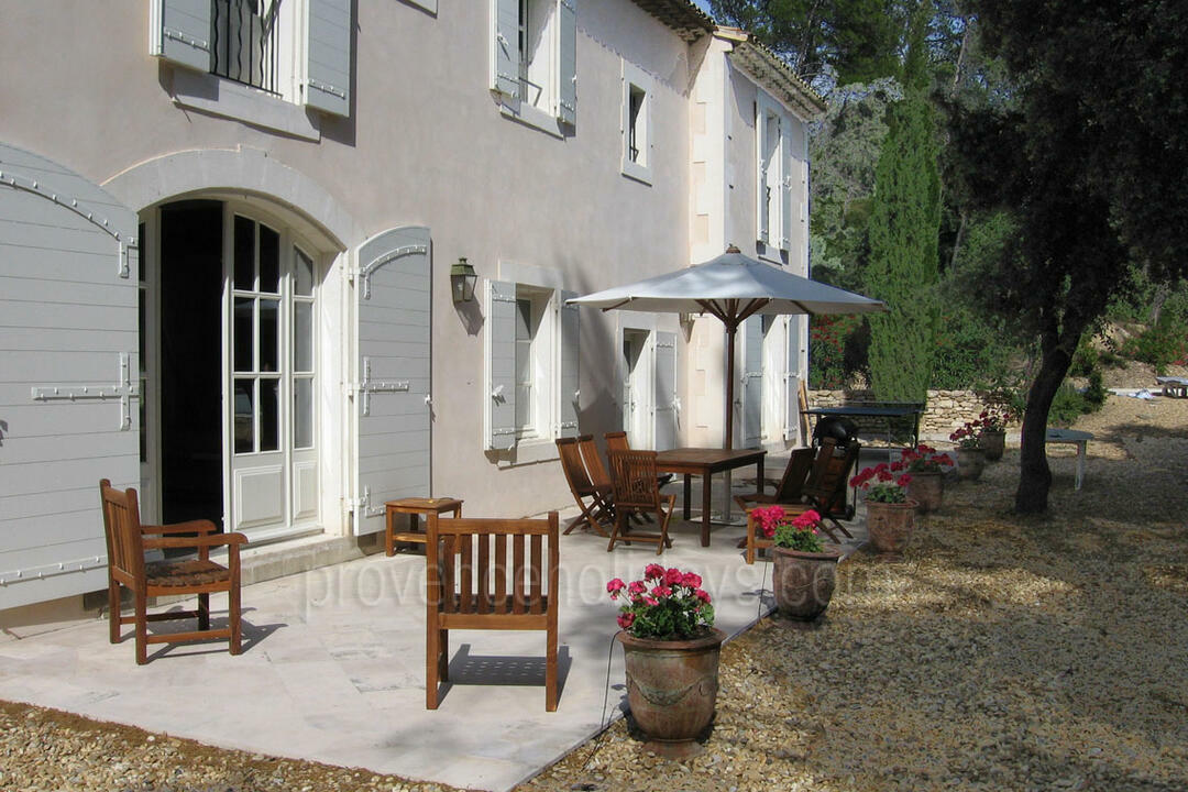 Huisdiervriendelijke boerderij met airconditioning 7 - Le Mas des Roses: Villa: Exterior