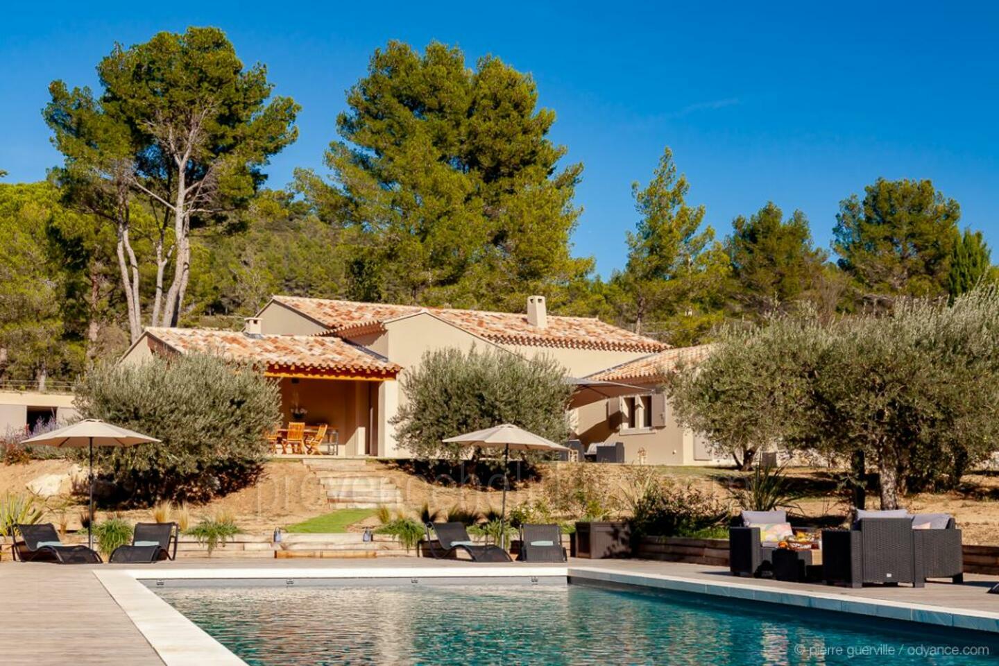 Villa moderne avec intérieur de luxe et piscine chauffée 1 - Chez Paola: Villa: Pool