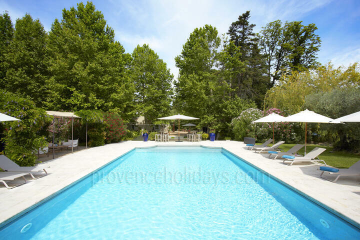 Superbe propriété avec six chambres, court de tennis privé près de Saint-Rémy 2 - Eden Provençal: Villa: Pool