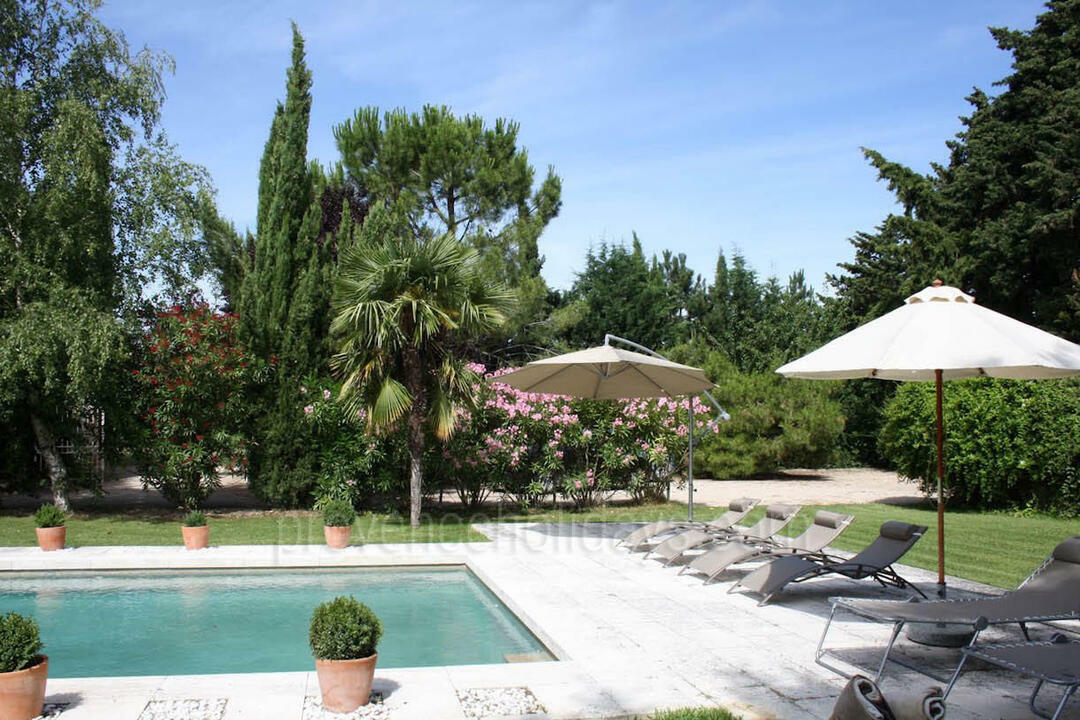 Beautiful Property with Private Pool in Eygalières 7 - Mas Art et Soleil: Villa: Pool