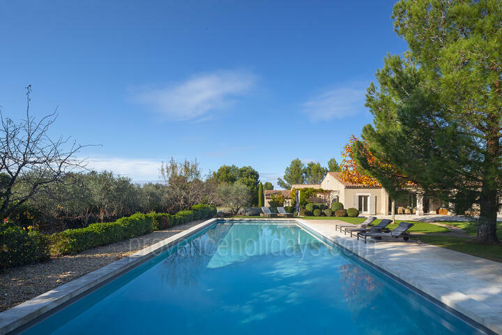 Charming Holiday Rental in Eygalières with a Private Gym Mas des Aupiho: Swimming Pool - 3