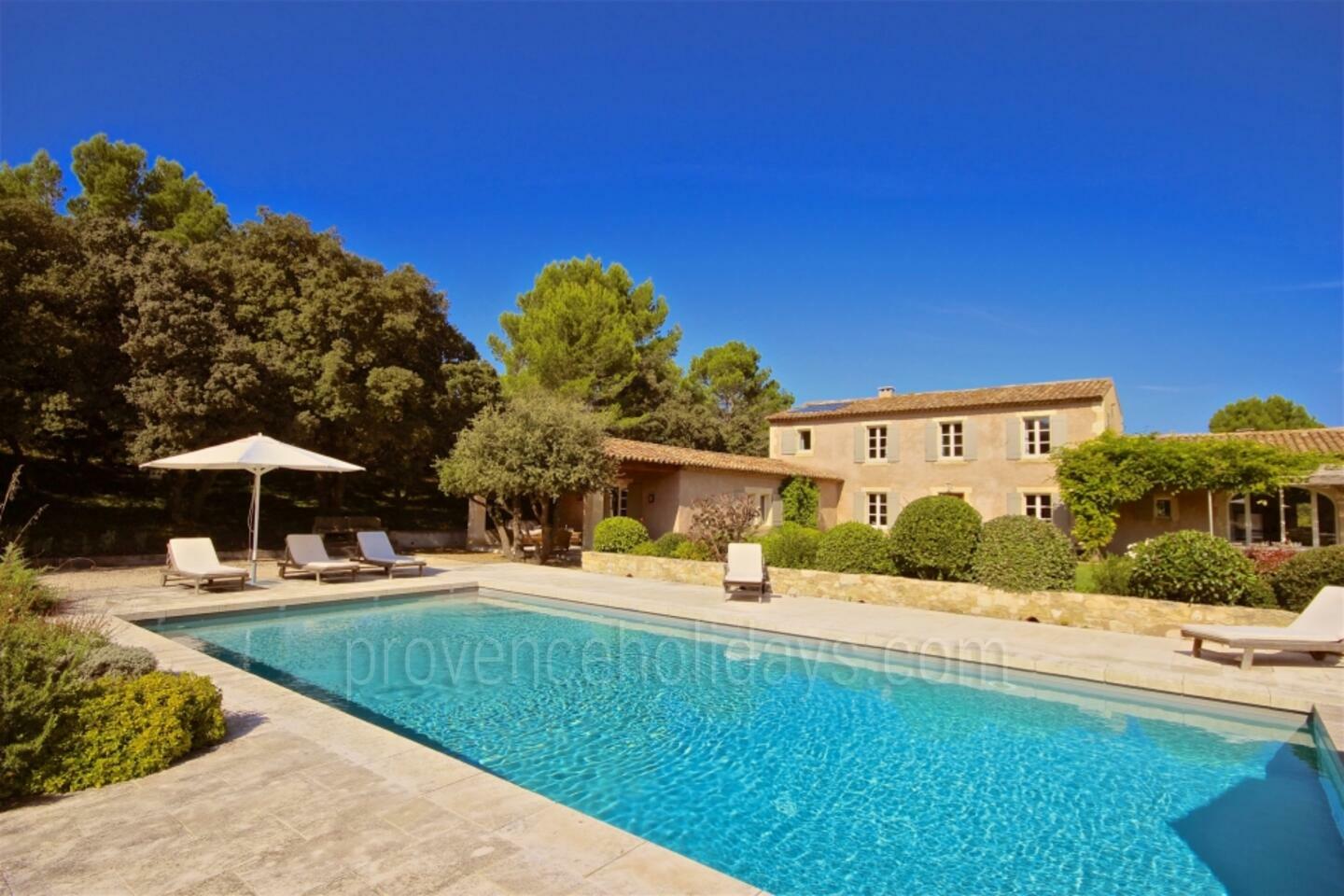 Stunning Farmhouse with Private Tennis Court in Eygalières -1 - Mas Tranquil: Villa: Pool