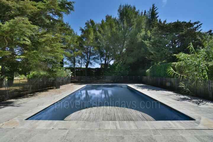Rustig gelegen vakantiehuis met verwarmd zwembad in Eygalierès Mas de la Fontaine: Buiten - 12