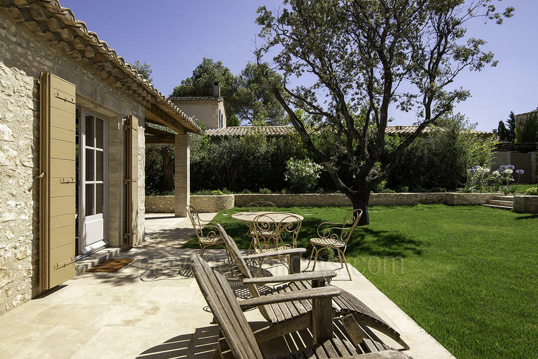 Tastefully Decorated Villa with Heated Pool in Eygalières 7 - Maison Eygalières: Villa: Exterior