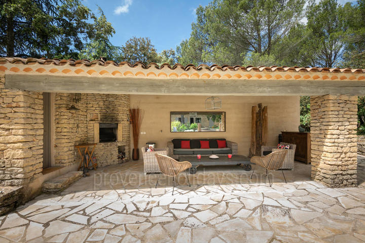Luxe vakantiewoning met verwarmd zwembad dichtbij Gordes 3 - Mas Provence: Villa: Exterior
