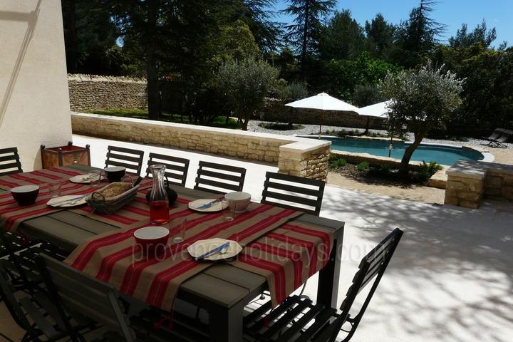 Maison de vacances de charme avec piscine privée près de Gordes 3 - Le Mas des Cigales: Villa: Exterior