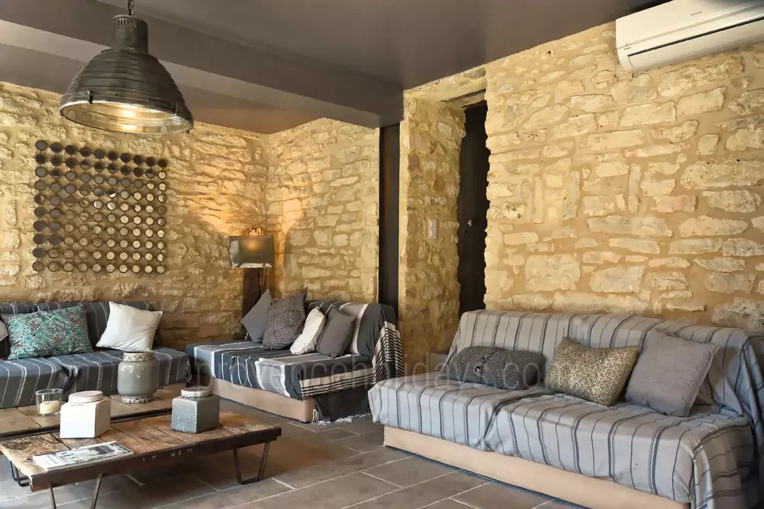 Stunning Holiday Home with Breathtaking views of the Luberon 4 - Maison Gordes: Villa: Interior