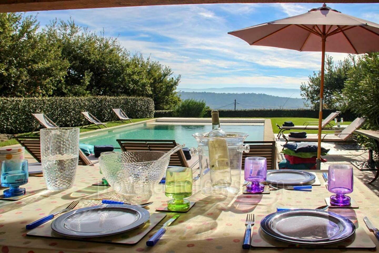 Beautiful Holiday Home with Heated Pool in Gordes 1 - Le Mas de Gordes: Villa: Pool