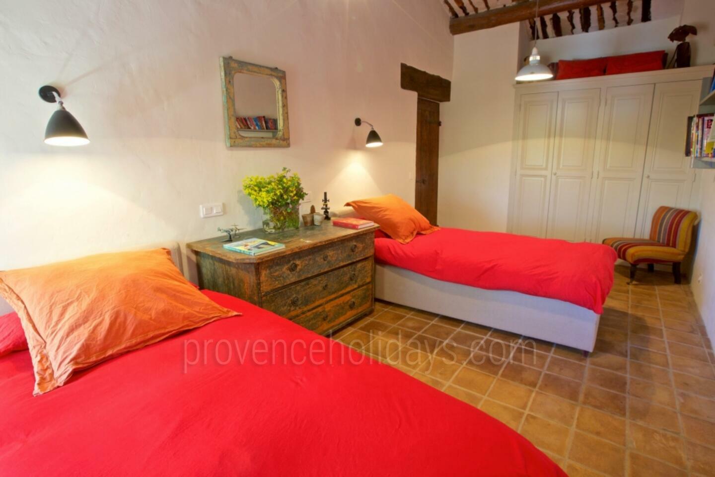 60 - Mas des Lavandes: Villa: Bedroom
