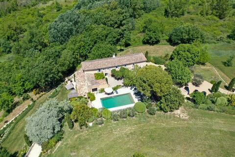 Holiday home rentals & vacation villas in Provence with pool