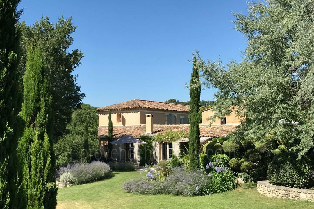 Magnificent Property in Goult with Large Heated Pool Mas Goult: Exterior - 4