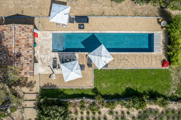 Charming Holiday Rental with Heated Pool in the Luberon Maison Poulinas: Villa - 2