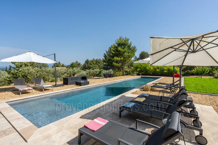 Location de vacances au calme dans le Luberon 2 - Maison Poulinas: Villa: Pool