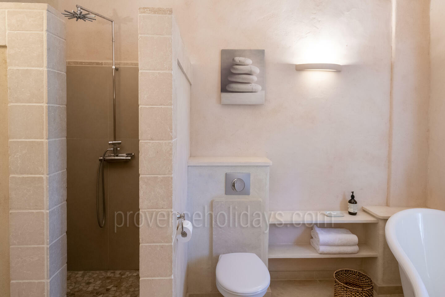 20 - Bastide de Joucas: Villa: Bathroom
