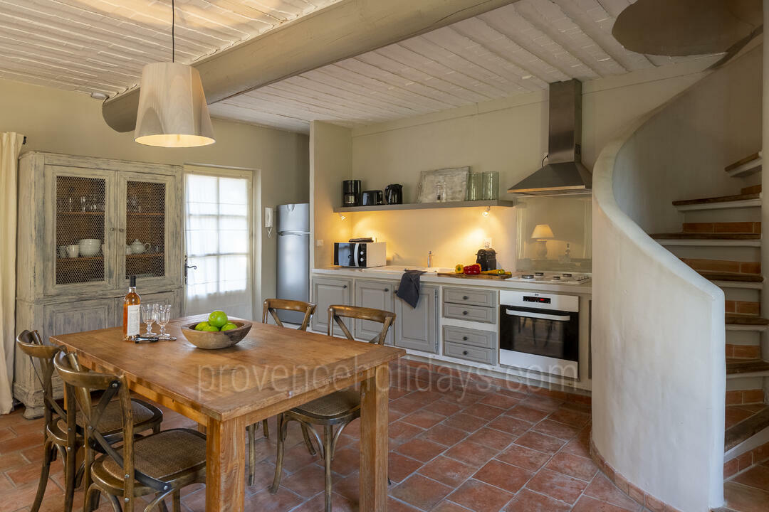 Fully-Renovated Cottage with Heated Pool in Joucas 7 - La Petite Maison: Villa: Interior