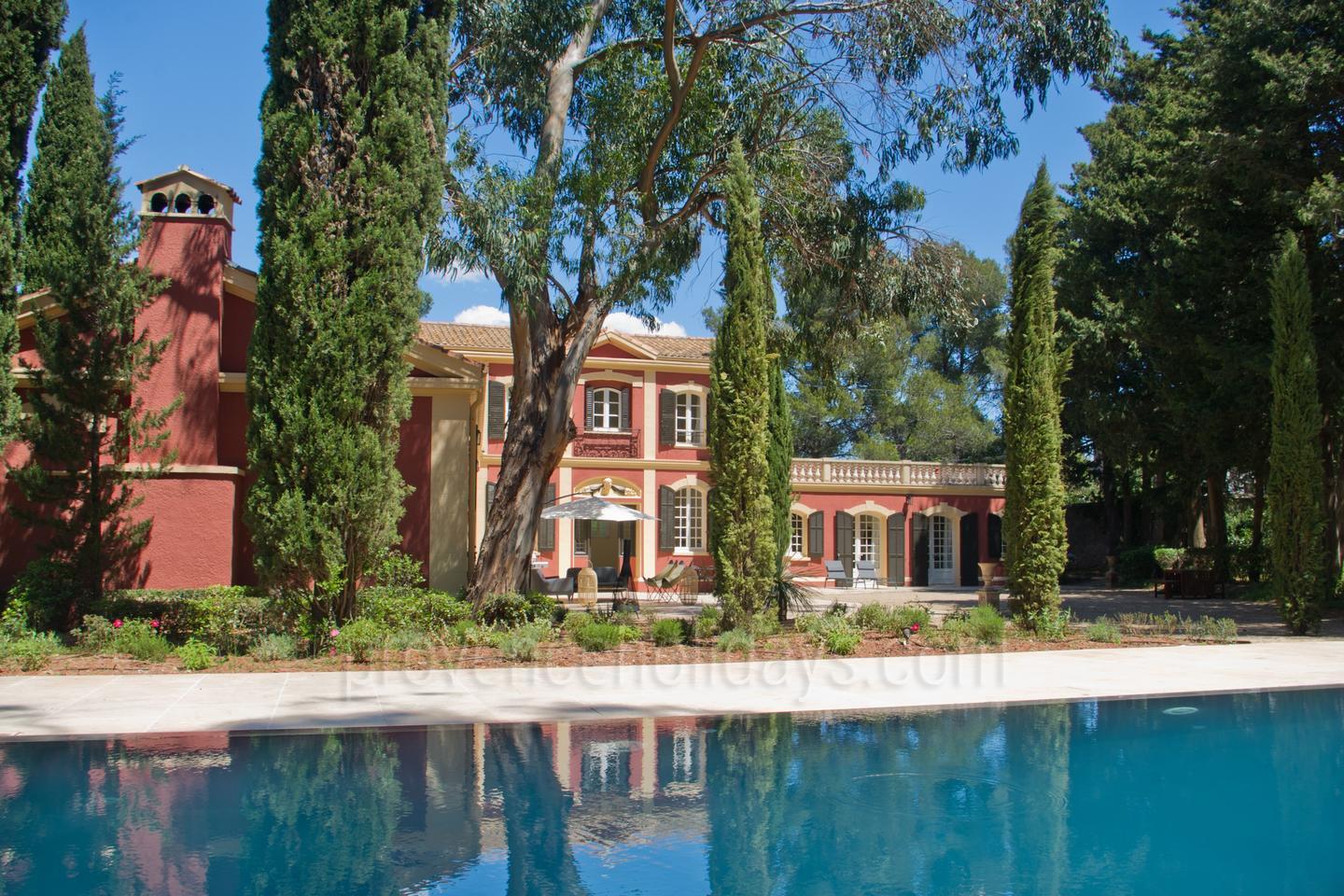 Magnificent Holiday Rental near the Beach 1 - Domaine du Sud: Villa: Pool