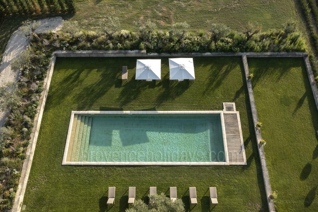 Location de vacances de luxe avec piscine chauffée à Ménerbes 4 - Le Mas à Ménerbes: Villa: Exterior