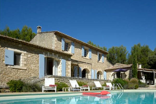 Charming farmhouse with Heated Pool and Guest House