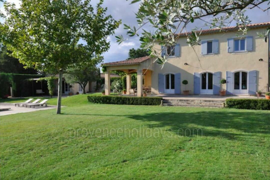 Charming Holiday Home with Private Pool near Monteux 4 - Chez Sarah: Villa: Exterior