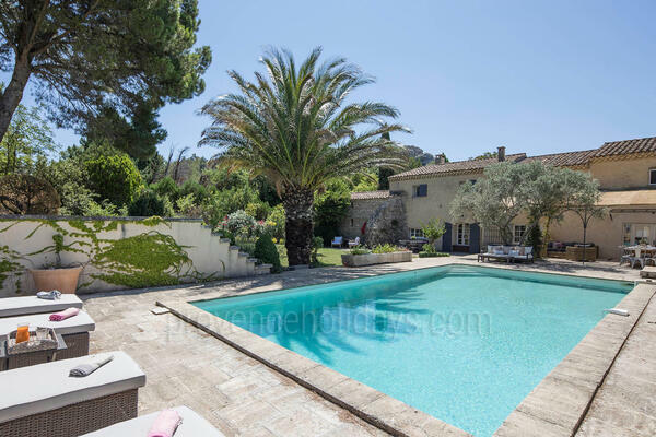 Lovingly Restored Mas with Heated Pool in the Alpilles