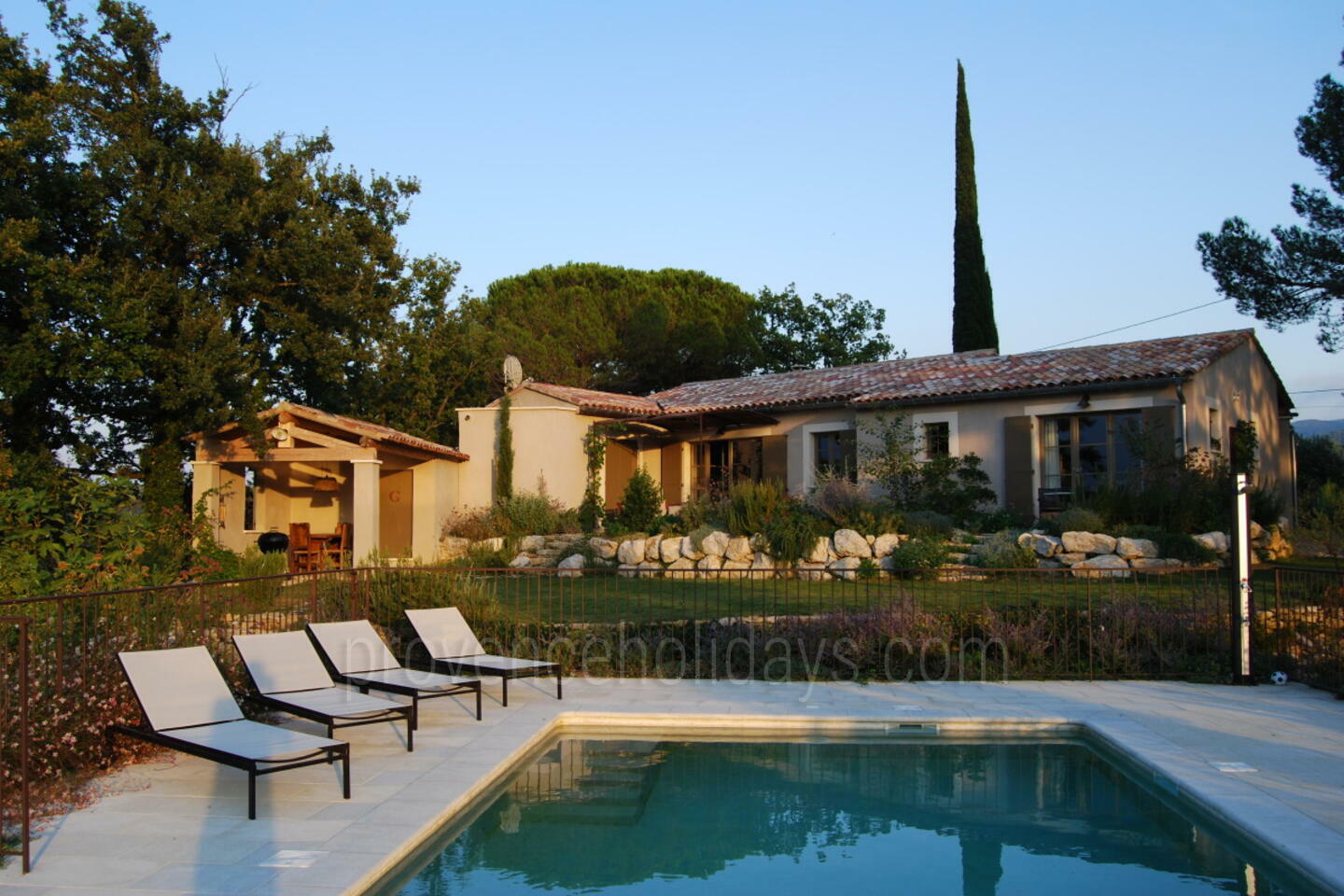 Location de vacances moderne avec climatisation dans le Luberon 13 - Maison Oppède: Villa: Pool