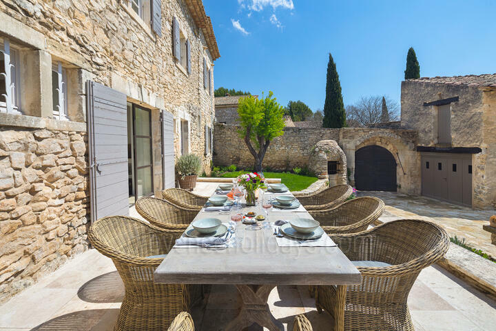 Recently Restored Farmhouse with Heated Pool in the Luberon Mas Vaudois: Exterior - 3