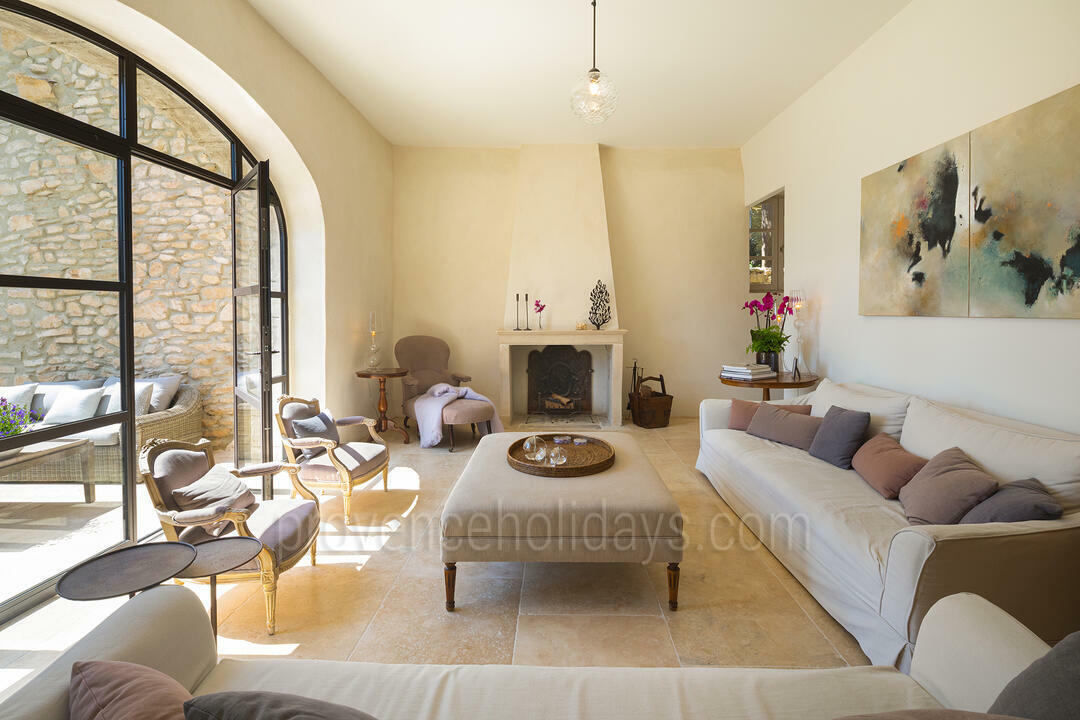Recently Restored Farmhouse with Heated Pool in the Luberon Mas Vaudois: Interior - 6