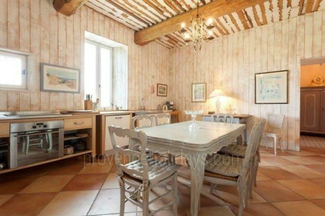 Restored Farmhouse with Heated Pool in the Luberon 6 - La Bastide des Pins: Villa: Interior