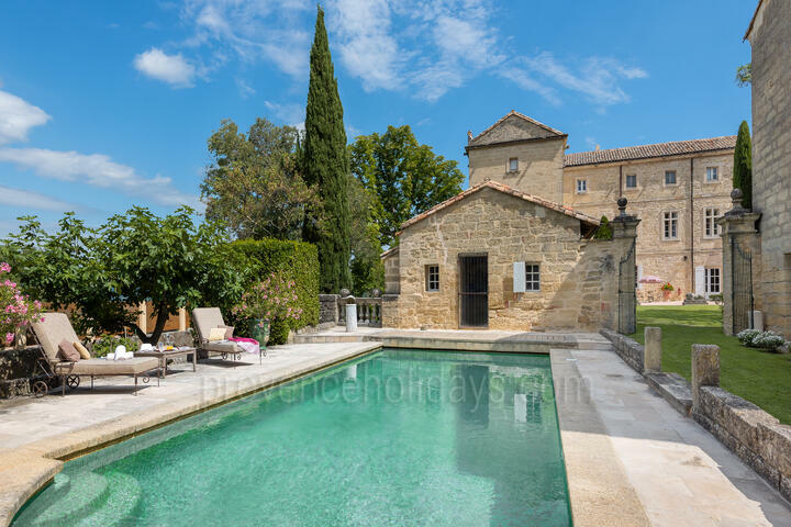 Château historique de luxe dans le Gard