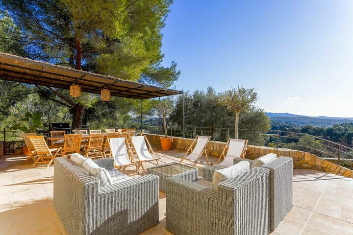 Stunning Holiday Home with Heated Pool on the Côte d'Azur 3 - Mas Azur: Villa: Exterior