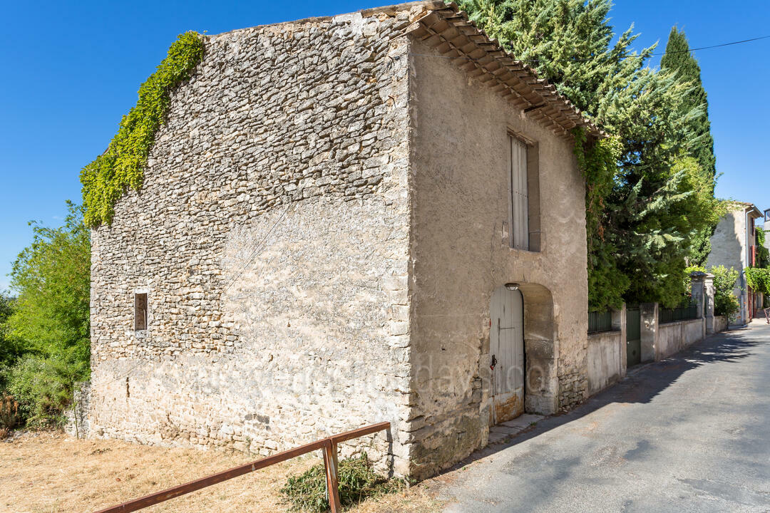 Charming Village House with Heated Infinity Pool Villa Luberon: Exterior - 7