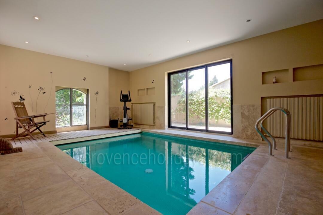 Vakantiehuis met binnen- en buitenzwembad in de Alpilles 6 - La Maison des Alpilles: Villa: Pool