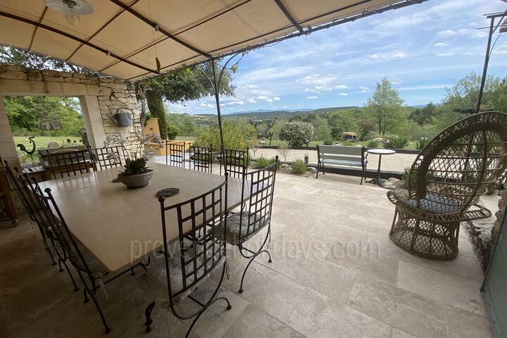 17 - Recently restored bastide with heated swimming pool: Villa: Exterior