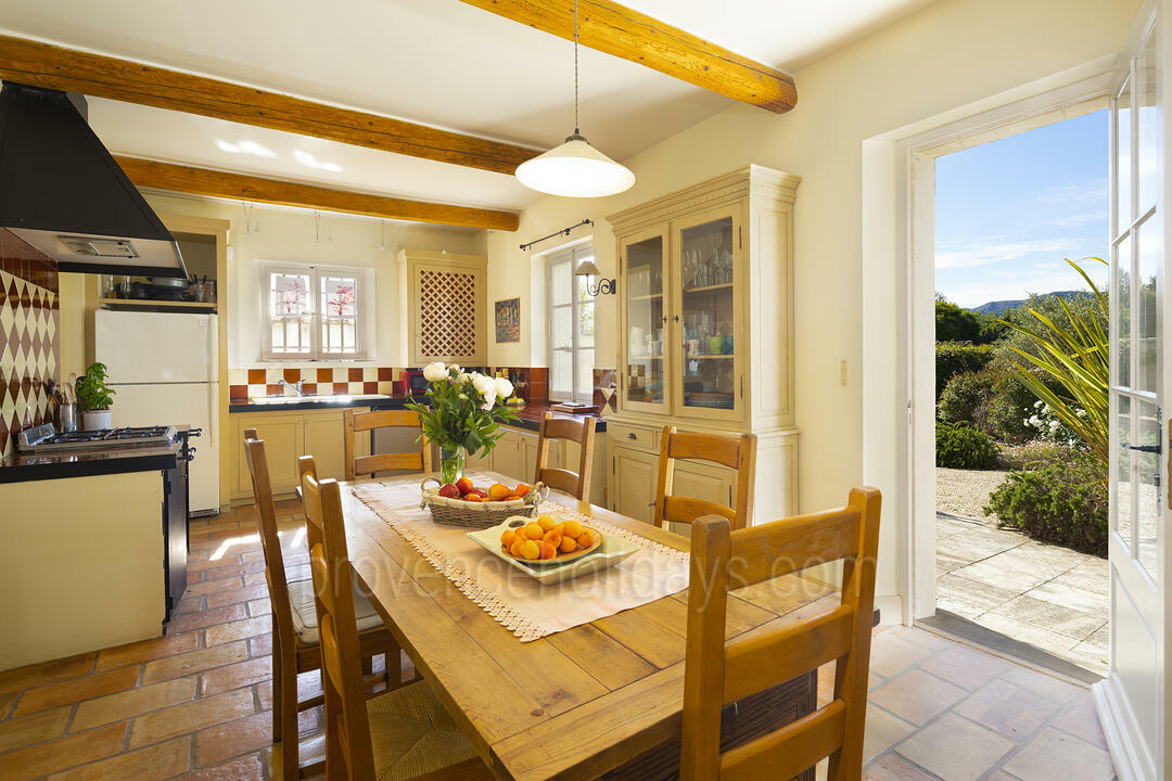Beautiful Farmhouse with Heated Pool in the Alpilles 5 - Le Mas de Provence: Villa: Interior