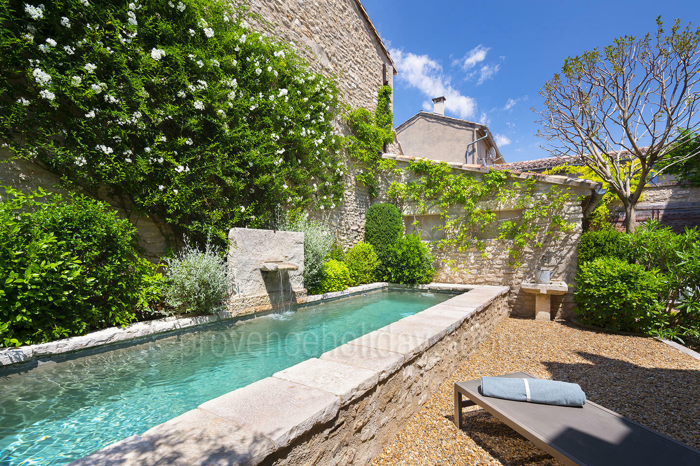 Wunderschönes renoviertes Ferienhaus mit Klimaanlage 1 - La Maison du Jardin Secret: Villa: Exterior