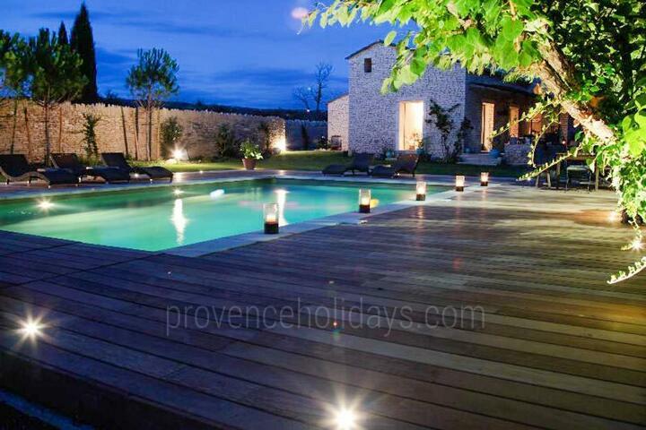 Authentique propriété provençale avec piscine chauffée 3 - La Maison du Chemin: Villa: Pool